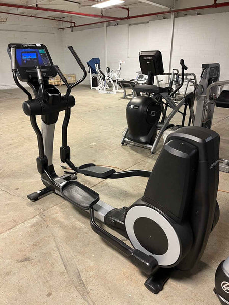 Life Fitness Discover SE3 HD 95X Elliptical