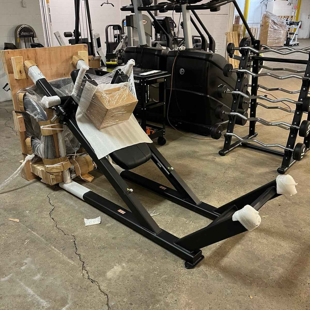 New Nautilus Hack Squat Brand Free Shipping!