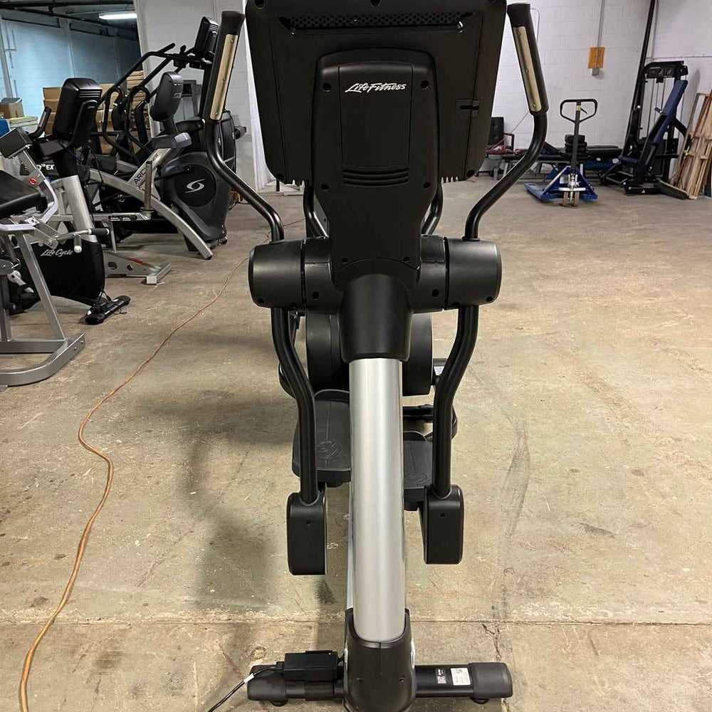 Life Fitness Discover SE3 HD 95X Elliptical