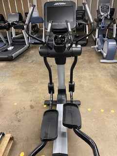 Life Fitness Discover SE3 95X Elliptical