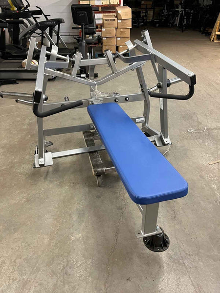 How does the iso-lateral horizontal bench press work?