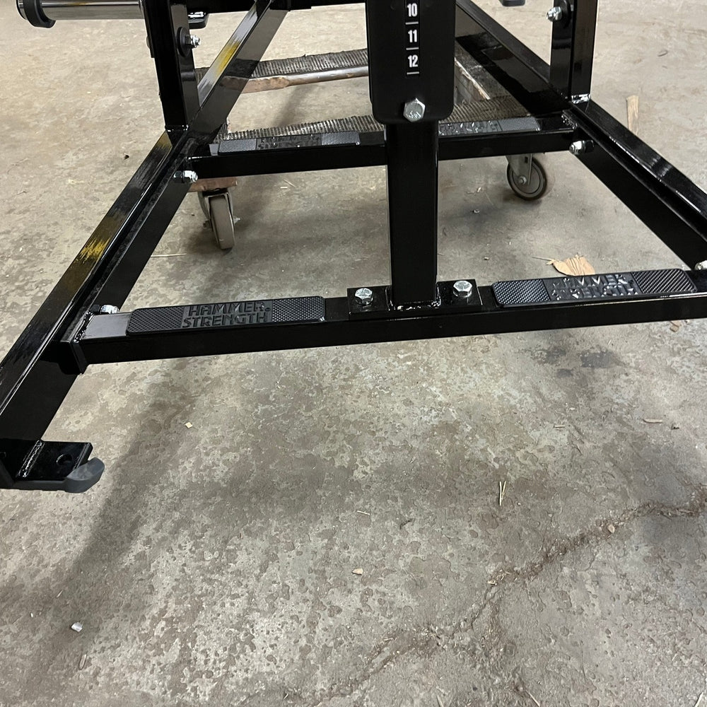 Hammer Strength Plate-Loaded Iso-Lateral Wide Pulldown