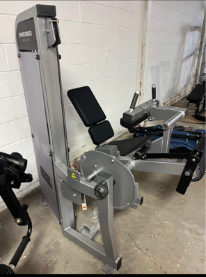 Hammer Strength select leg curl